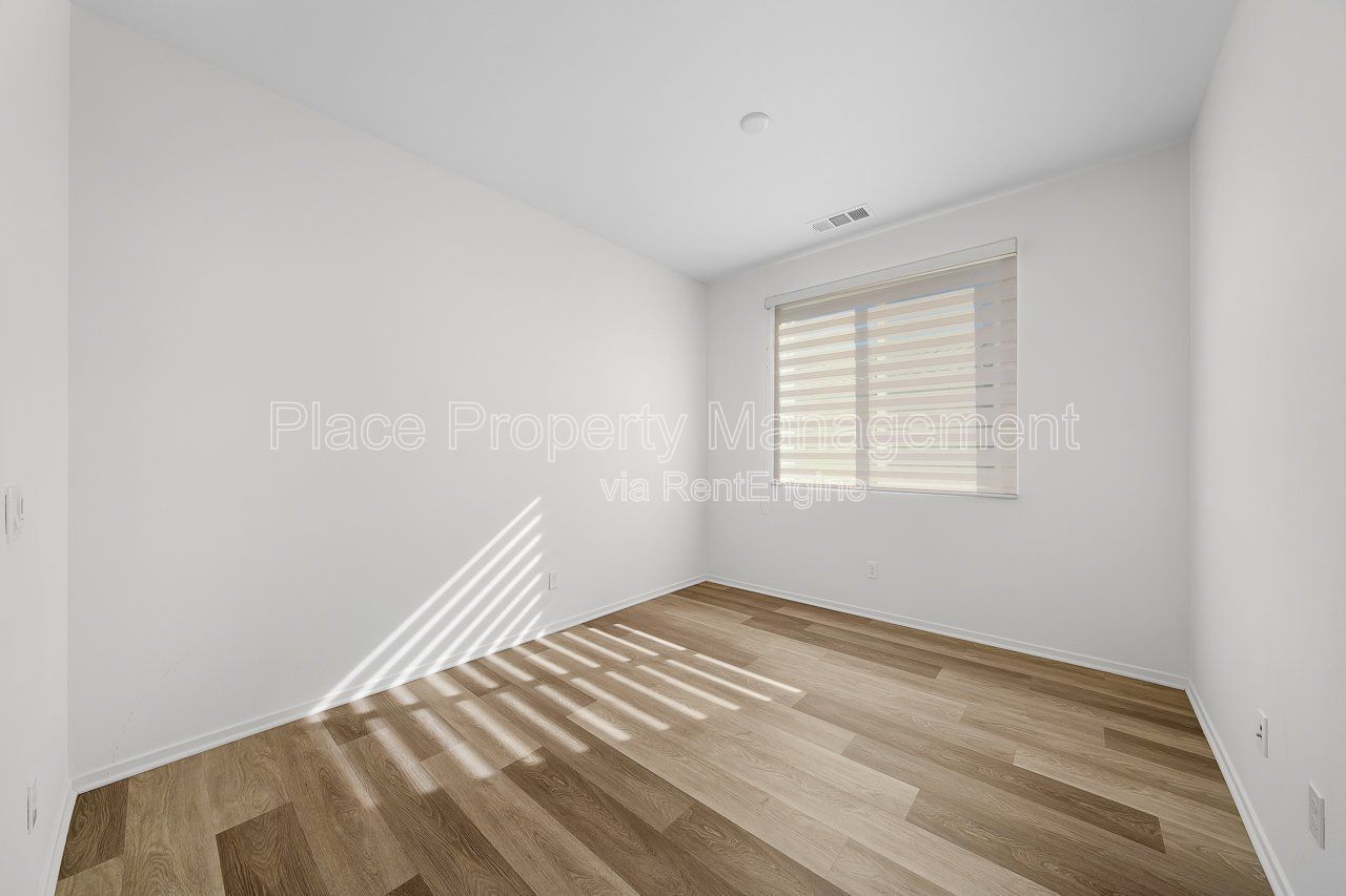 Modern 2 bedroom 2.5 bath Townhome plus a Loft & One-Car Garage...Move-in Ready! property image