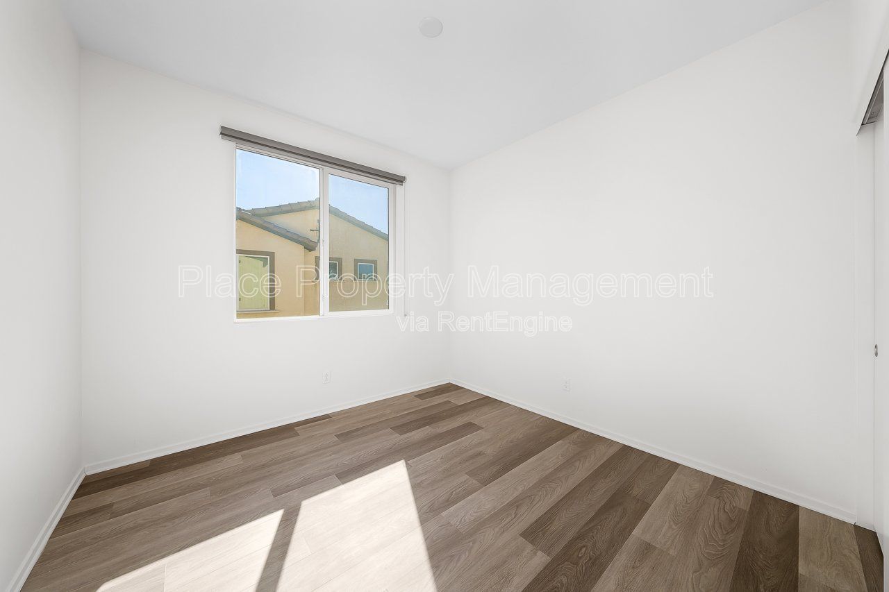 Modern 2 bedroom 2.5 bath Townhome plus a Loft & One-Car Garage...Move-in Ready! property image