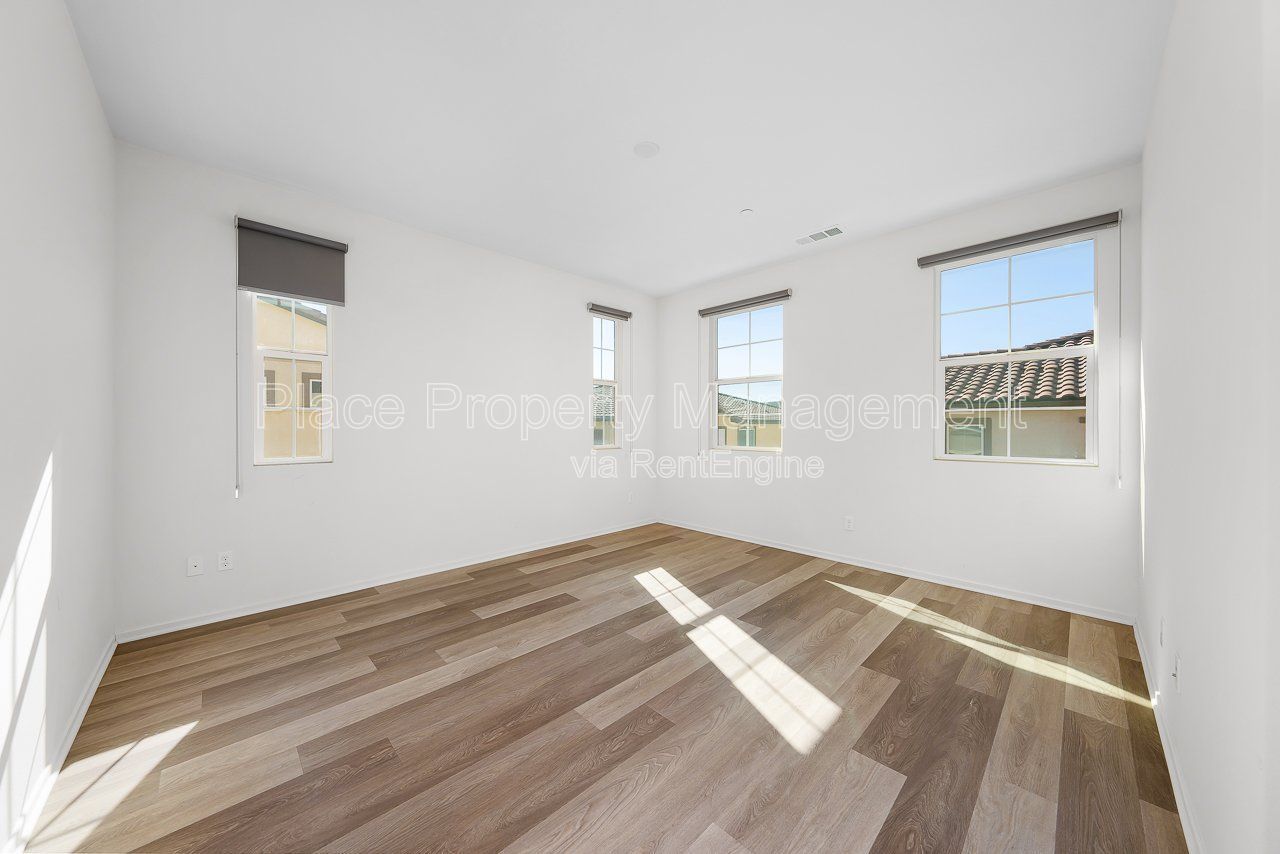 Modern 2 bedroom 2.5 bath Townhome plus a Loft & One-Car Garage...Move-in Ready! property image