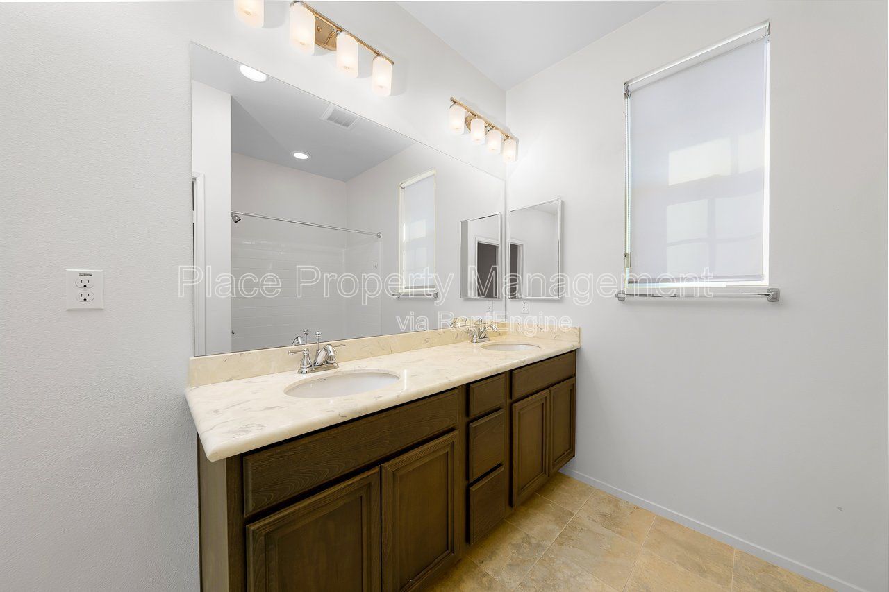 Modern 2 bedroom 2.5 bath Townhome plus a Loft & One-Car Garage...Move-in Ready! property image