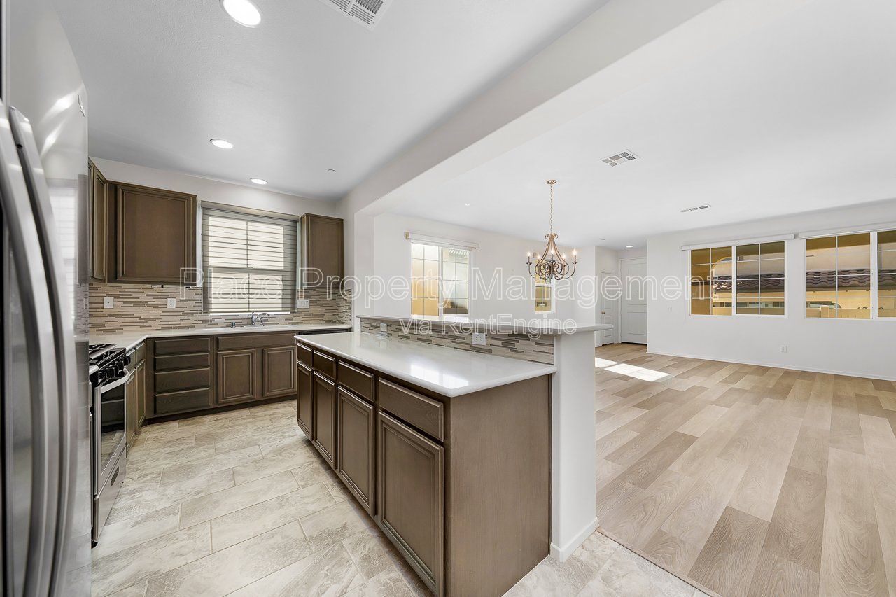Modern 2 bedroom 2.5 bath Townhome plus a Loft & One-Car Garage...Move-in Ready! property image
