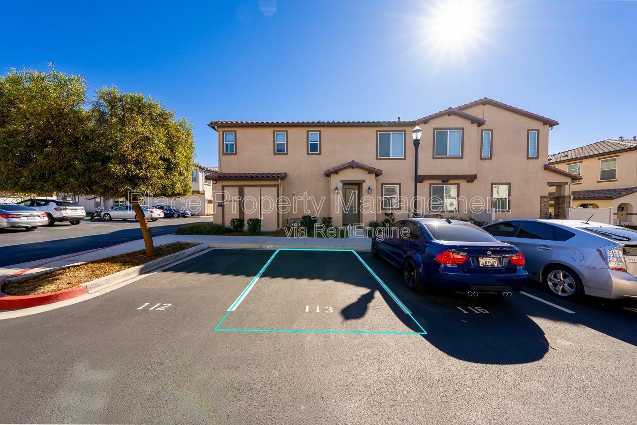 Modern 2 bedroom 2.5 bath Townhome plus a Loft & One-Car Garage...Move-in Ready! property image